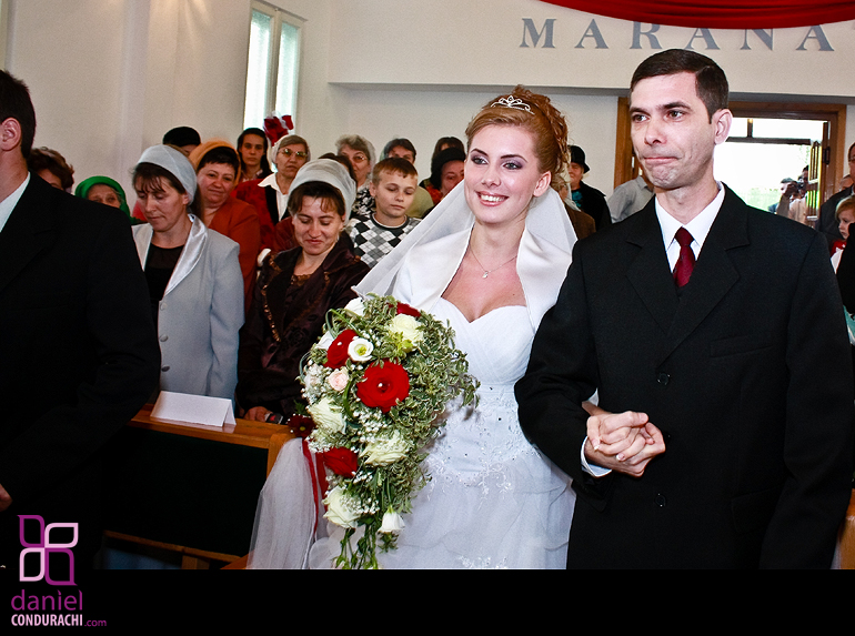 Photo Image Bogdan and Catalina Paduraru Church Marriage Photo Shooting in Iasi by Daniel Mihai Condurachi blog byCodDot