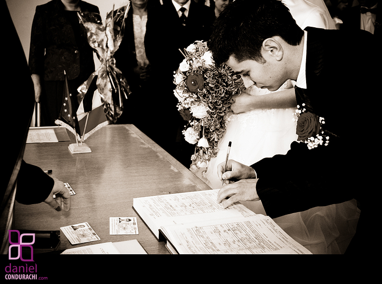 Photo Image of Bogdan and Catalina civil marriage in Iasi Romania by Daniel Mihai Condurachi blog byCodDot 
