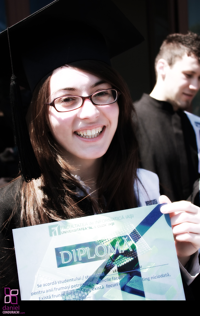Photo Image of Denisa\'s Graduation Festivity from Computer Science Faculty of A. I. Cuza University of Iasi Romania Daniel Condurachi fotograf Iasi blog byCodDot