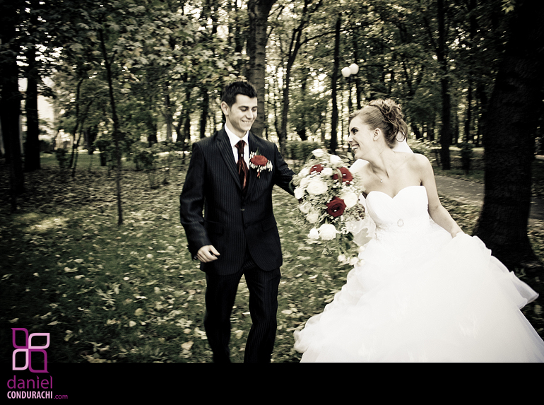 Bogdan and Catalina Paduraru Wedding Photo Shooting in Copou Park of IasiBogdan and Catalina Paduraru Wedding Photo Shooting in Copou Park of Iasi